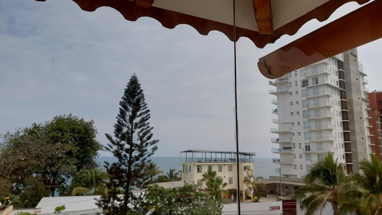 Hotel Voyager Манта Екстериор снимка