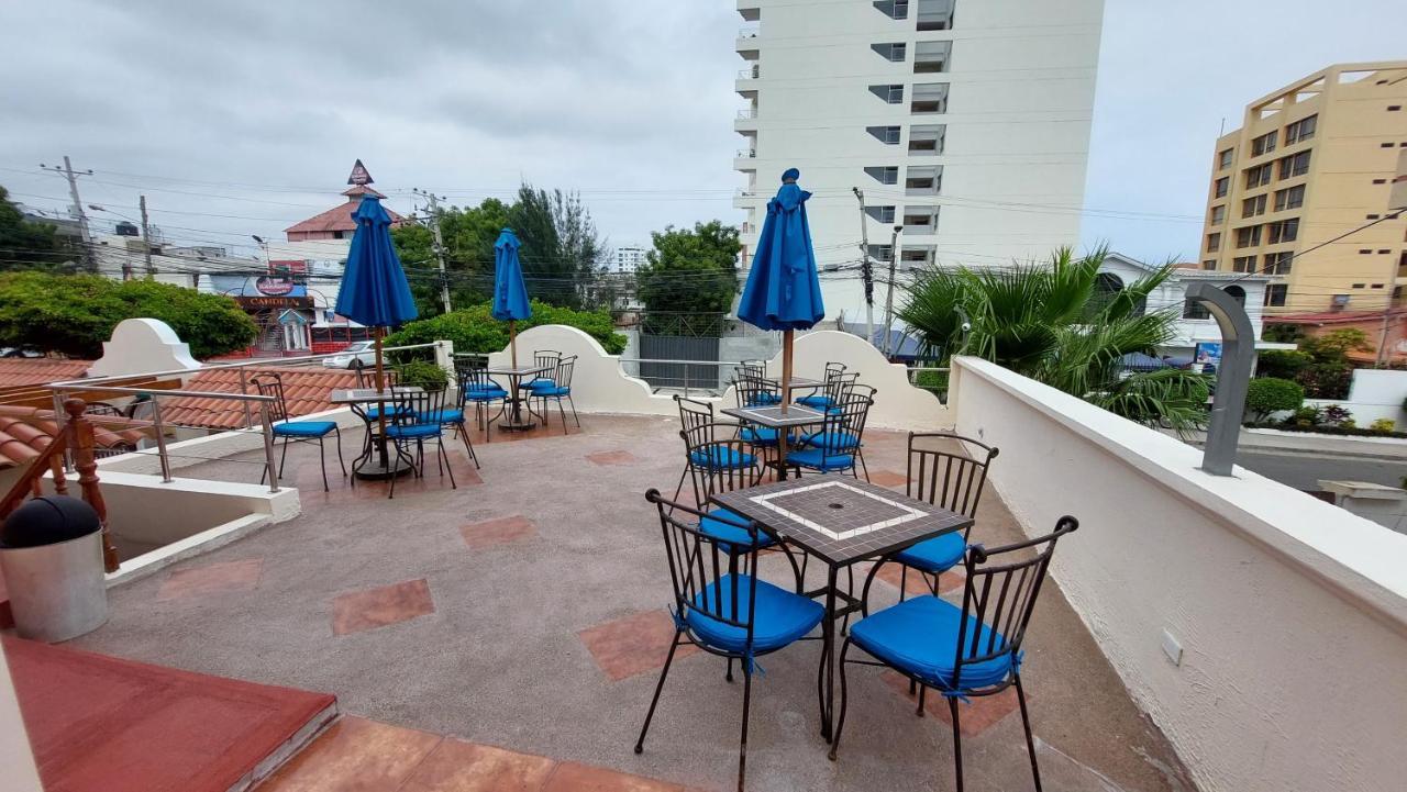 Hotel Voyager Манта Екстериор снимка