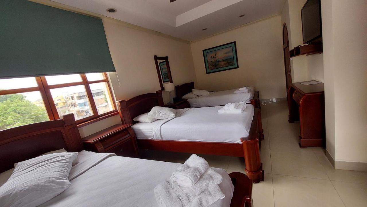 Hotel Voyager Манта Екстериор снимка